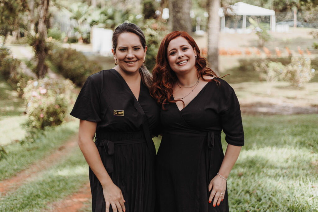 Celebrante Ana Clara Baptistella e Dayane Pelegrino, da Feltz Cerimônial.